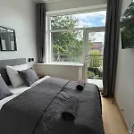 Pending Queen Bedroom With Balcony In Shared * Kopenhagen