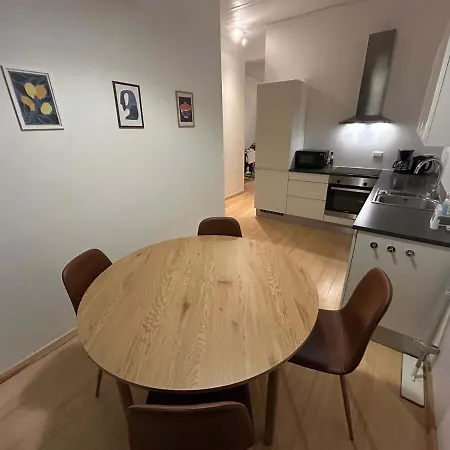 Pending Queen Bedroom With Balcony In Shared *