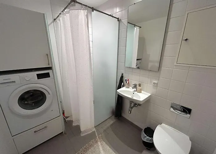 Apartamento Pending Queen Bedroom With Balcony In Shared *