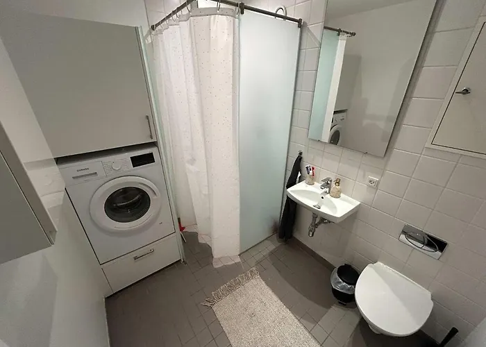 Apartamento Pending Queen Bedroom With Balcony In Shared *