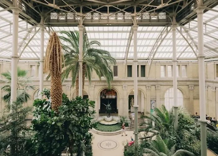 Pending Queen Bedroom With Balcony In Shared Apartamento *