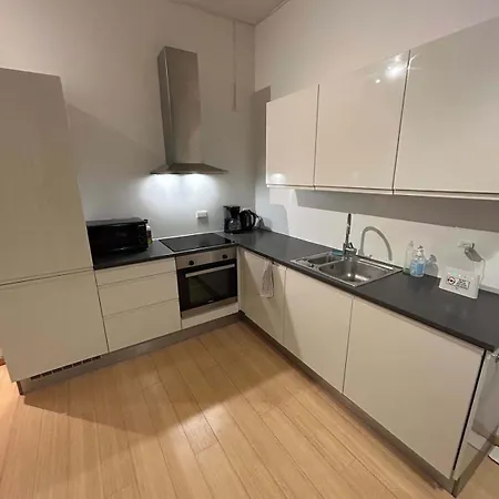 Pending Queen Bedroom With Balcony In Shared * Kopenhagen