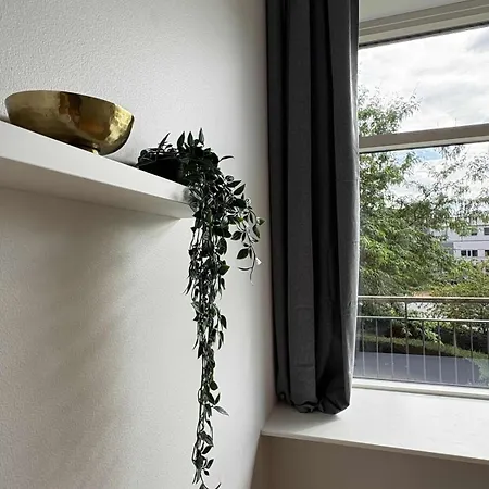 Pending Queen Bedroom With Balcony In Shared Kopenhagen