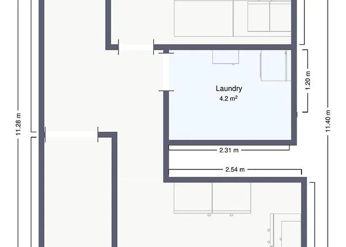 Pending Queen Bedroom With Balcony In Shared