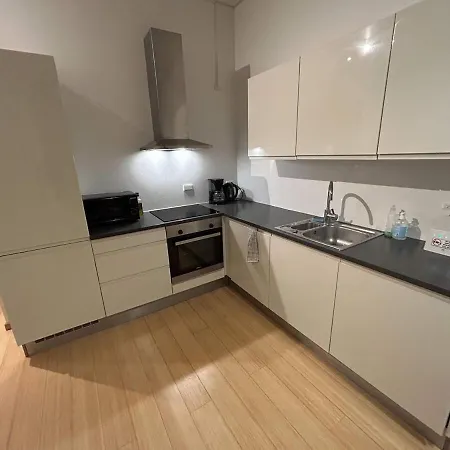 Pending Queen Bedroom With Balcony In Shared דירה קופנהגן